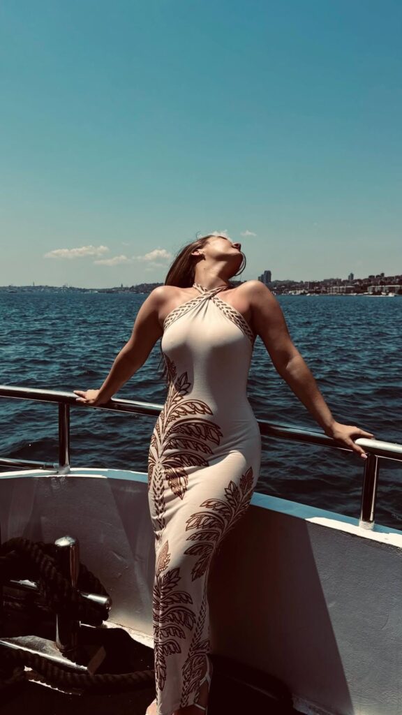 Elif Didim Escort