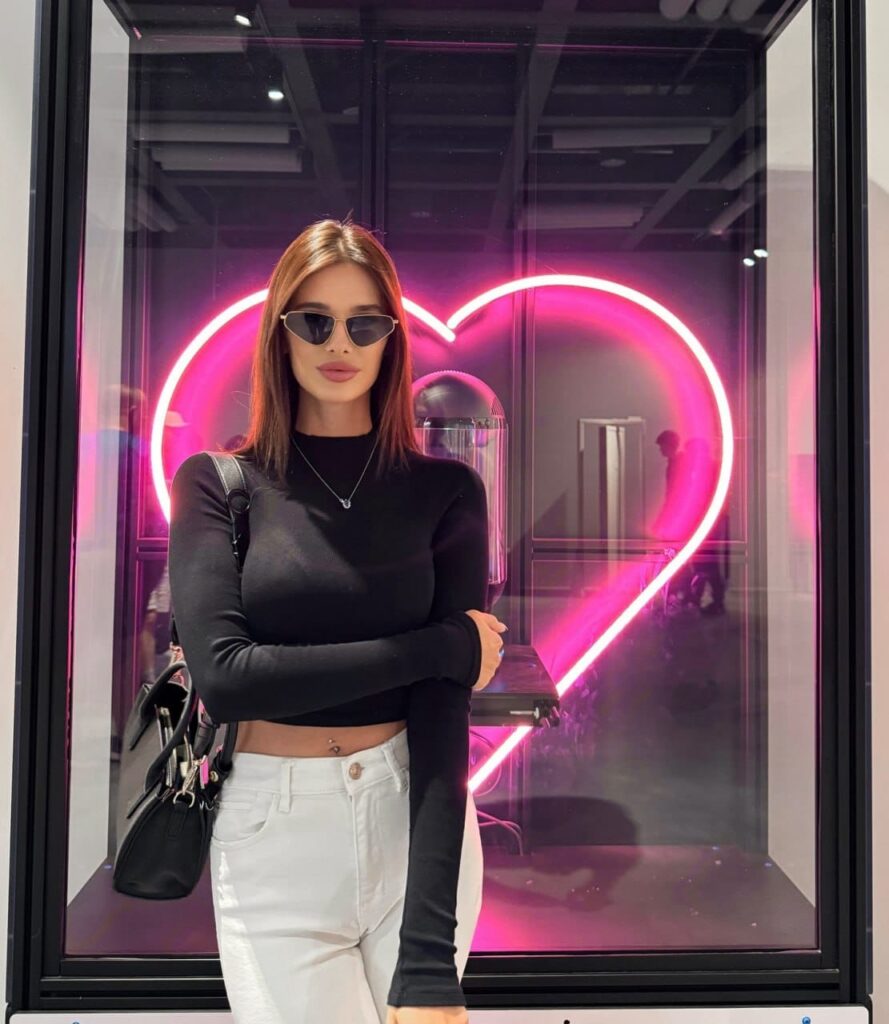 Lara Didim Escort