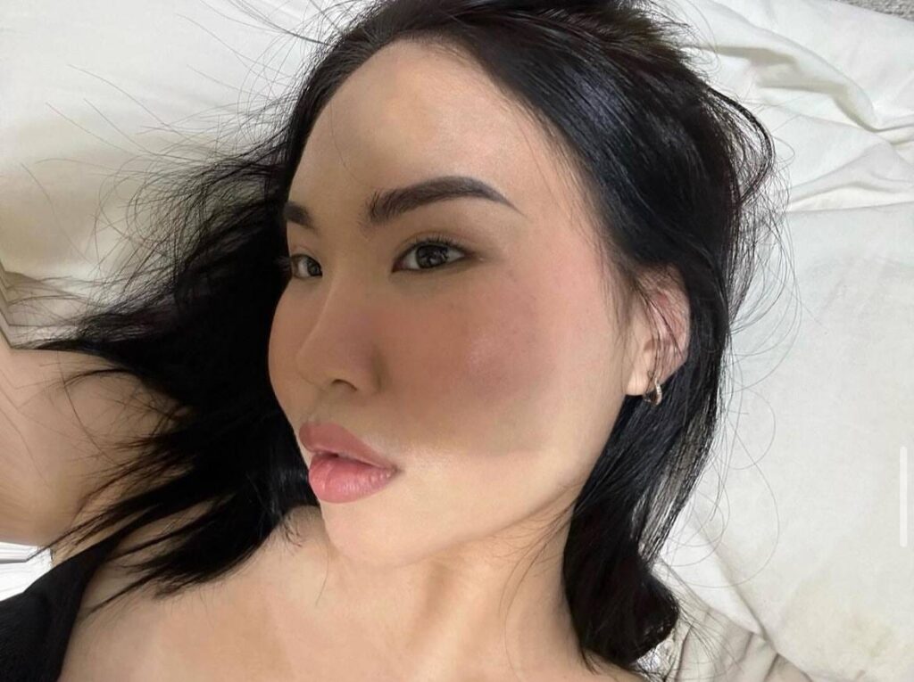 Mika Didim Escort
